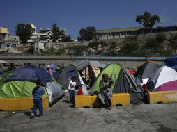 Señalan que el 70% de la masa de personas que quiere llegar al Viejo Continente lo hace por razones económicas. EFE / O. Panagiotou