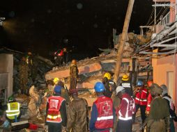 El edificio colapsado se ubica en un área pobre de Nairobi; debido a las lluvias e inundaciones, se derrumbó. AP / S. Abdul