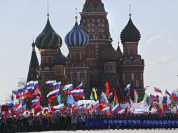 La marcha en la Plaza Roja, es el acto festivo más multitudinario de todos los que se celebrarán hoy por todo el país. EFE / S. Ilnitsky