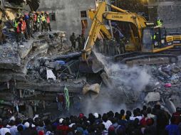 Autoridades trabajan con la esperanza de encontrar a más sobrevivientes. EFE / D. Irungu