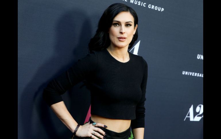 Fotógrafos afirman que el retoque fue sólo para resolver una distorsión por el lente usado y no para modificar la cara. AP / R. Fury