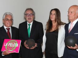 El libro fue editado por la cooperativa española La Joplin y se encuentran ediciones en español e inglés. EFE / M. Guzmán