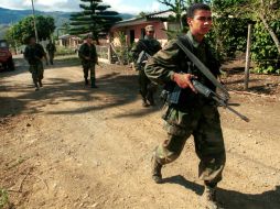 El conflicto interno colombiano ha dejado un saldo de 260 mil muertos, 45 mil desaparecidos y 6.8 millones de desplazados. AP / ARCHIVO