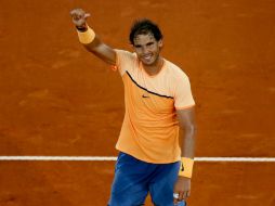 Sousa hizo correr a Nadal de un lado a otro de la pista, combinando con buenas subidas a la red. EFE / J. Martín