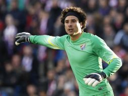 El entrenador de Málaga se inclinó por Ochoa, quien con el equipo ha tenido una agonizante temporada. MEXSPORT / ARCHIVO