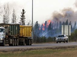 Aseguran que todas las actividades de los sitios al norte de Fort McMurray fueron suspendidas. AP / R. Remiorz