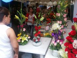 La venta de flores continuará en el Corona hasta la tarde, mencionaron locatarios. EL INFORMADOR / P. Miranda