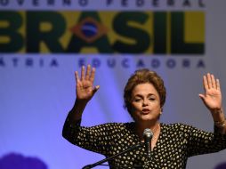 Rousseff negó las maniobras fiscales irregulares que se le atribuyen y afirmó que no está cansada de luchar. AFP / E. Sa