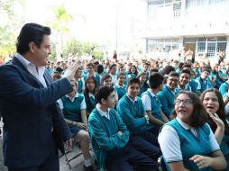 Sandoval Díaz destaca los beneficios de este plan en conferencia desde la Secundaria Mixta No. 47 Jaime Torres Bodet. ESPECIAL / FLICKR / Aristóteles Sandoval
