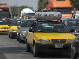 Los 16 mil 412 taxistas que, se estima, operan en el Estado, pagarán por el registro de sus permisos más de 65 millones de pesos. EL INFORMADOR / ARCHIVO