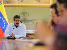 La oposición venezolana entregó el 2 de mayo un millón 850 mil firmas para solicitar el revoque del mandato de Maduro. EFE / ARCHIVO