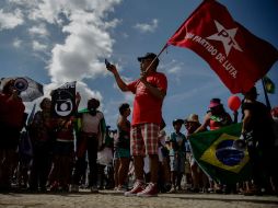 La protesta también pasó frente a la sede del Parlamento. EFE / F. Bizerra