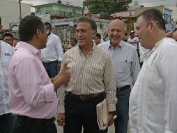Miguel Ángel Yunes Linares (centro) empaña las elecciones en Veracruz según El País. SUN / A.Acosta
