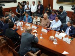 Durante la sesión de la Comisión de Gobernación en el Congreso estuvieron presentes los alcaldes de ambos municipios. TWITTER / @LegislativoJal