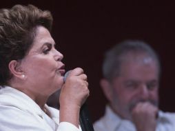 Luiz Inacio Lula da Silva y Dilma Rousseff viajarán a varios países para denunciar el ''golpe'' en Brasil. AP / ARCHIVO