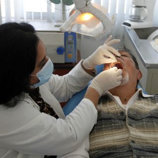 Sugieren extraer muelas del juicio para evitar lesiones