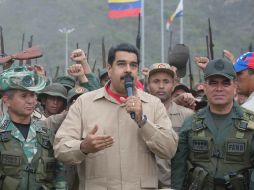 Maduro prepara las unidades militares, luego de denunciar que una campaña internacional busca una intervención en el país. EFE /
