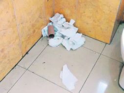 En los baños el descuido y la suciedad se hacen más evidentes. EL INFORMADOR / E. Mondragón