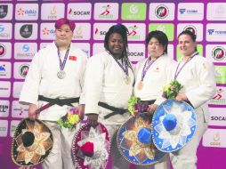 La cubana Idalys Ortiz (segunda de izquierda a derecha) se llevó la medalla de oro del World Judo Masters 2016. EL INFORMADOR / R. Tamayo