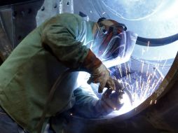 En México el 28% de los empleados tienen un horario de trabajo muy largo, una de las cifras más altas de la OCDE. AP / ARCHIVO