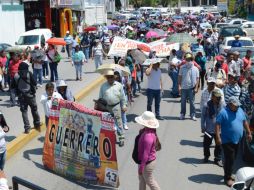 Las tomas forman parte del plan nacional de la CNTE contra la reforma. SUN / D. Téllez