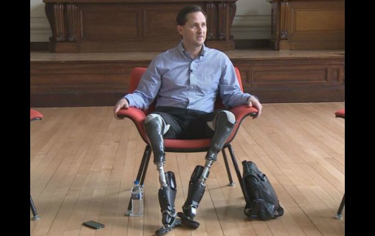 Ha diseñado para él mismo unas piernas especiales que le han permitido seguir practicando la escalada. ESPECIAL /