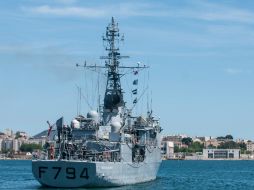 Según el ministerio de Aviación Civil egipcio, habrá que esperar una semana a la llegada de otro barco para sacar el aparato. AFP / ARCHIVO