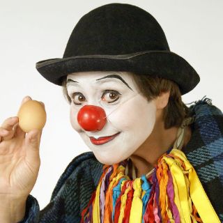 Hay que reírse de lo cotidiano