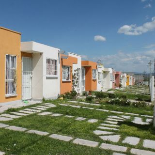 Banca vence a Infonavit y Fovissste en hipotecas