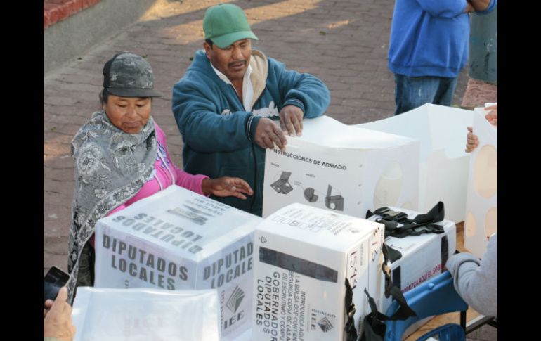 En total, había 308 aspirantes sin partido político en los comicios del pasado domingo para 14 entidades. EFE / ARCHIVO