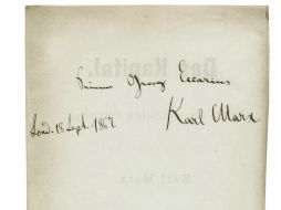 La pieza lleva fecha del 18 de septiembre de 1867, cuatro días después de la publicación del primer volumen. ESPECIAL / bonhams.com