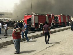 En las imágenes del lugar del atentado se puede ver una gran columna de humo causada por el estallido. AP / K. Mohammed