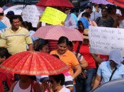 'Si nos agreden nos vamos a defender porque no vamos a permitir que nos sigan reprimiendo'', afirman los maestros. SUN / ARCHIVO