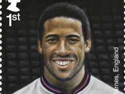 La estrella británica John Barnes interpretó el tema 'World In Motion' junto a New Order. EFE / ARCHIVO