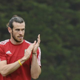 Debut de Eslovaquia y Gales pone la mirada en Bale