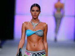 Tomar dos litros de agua al día son, tanto necesarios para tu salud, como primordiales para una cintura pequeña. EFE / ARCHIVO