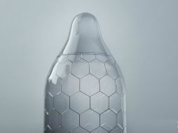 Investigadores aseguran que para poder romper el preservativo es necesario quebrar cada uno de los hexágonos que lo compone. TWITTER / @Lelo_Official