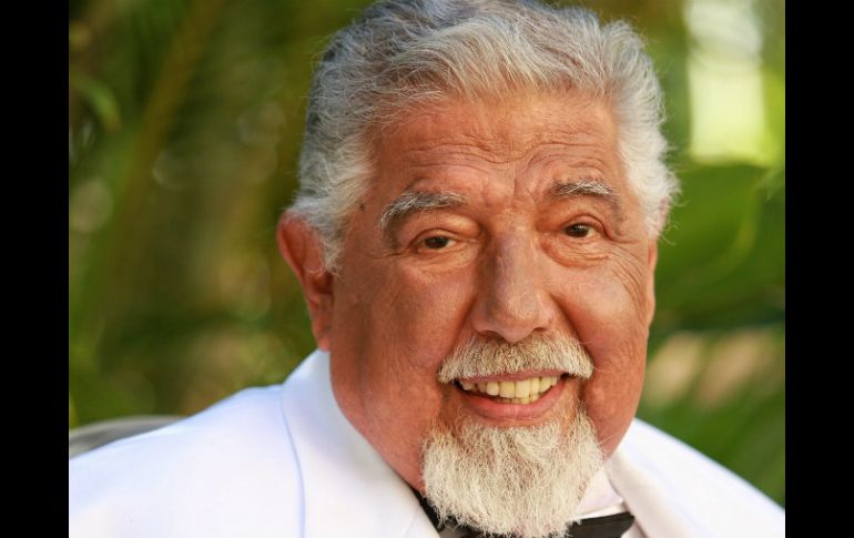 ''Nuestro querido profesor ya no está con nosotros'', declara Villagrán sobre Aguirre. EFE / ARCHIVO