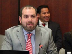 Elizalde fue admitido en las reuniones de los senadores y su opinión fue atendida. SUN / ARCHIVO