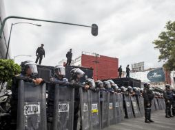 Los profesores, que se encuentran en el plantón de La Ciudadela, se dirigen hacia la calle de Balderas. SUN / C. Rogel