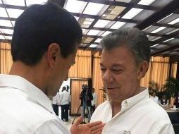 El Presidente felicita a Juan Manuel Santos ''por su compromiso y entrega para la paz en Colombia''. FACEBOOK / Presidente Enrique Peña Nieto