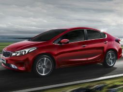 Como parte de su estrategia para 2017, KIA Motors busca exportar 166 mil unidades KIA Forte hechos en México a 67 países. TWITTER / @KiaMotorsMexico