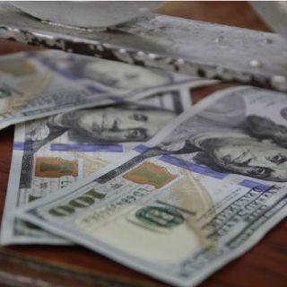 Dólar mantiene tendencia a la baja, se vende en 18.65 pesos