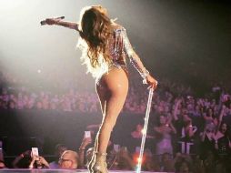 Jlo se meneó de forma sugestiva al ritmo de 'La Gasolina', de Daddy Yankee. INSTAGRAM / jlo