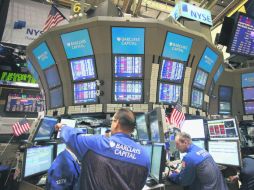 La noticia afecta la economía global, y la industria automotriz no estuvo exenta. ESPECIAL / M. Lennihan