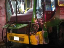 El accidente ocurrió la mañana de este miércoles en el cruce de Javier Mina y la calle Esteban Loera. ESPECIAL /