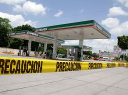 Una de las estaciones de gasolina cerrada por los bloqueos en Tuxtla Gutiérrez. EFE / E. Arauxo