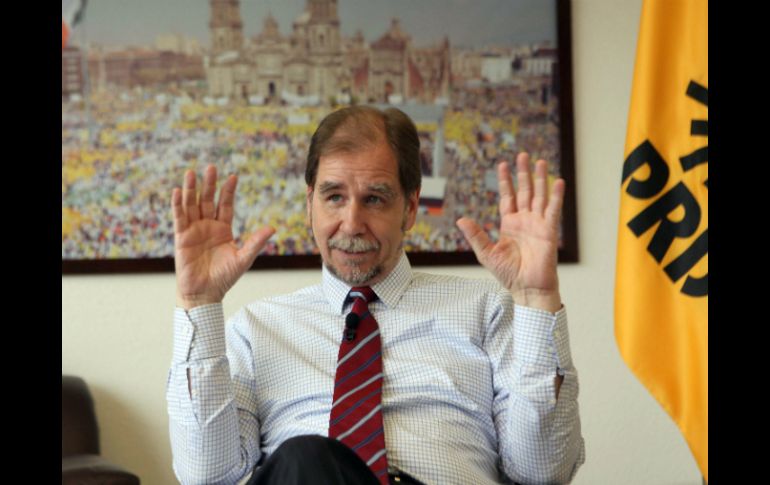 Basave señaló que no renuncia a las filas del PRD y regresará a la Cámara de Diputados. SUN / ARCHIVO