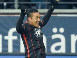 Marco Fabián se mostró participativo durante el primer tiempo del enfrentamiento. TWITTER / @MarcoFabian_10