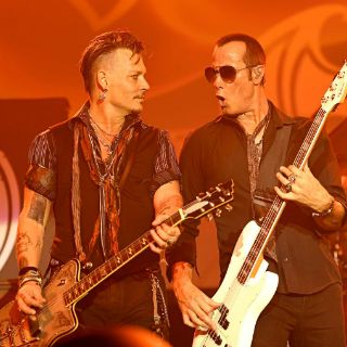 La banda de Johnny Depp reanuda su gira por EU